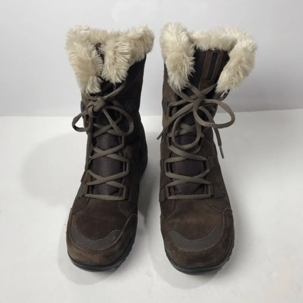 Columbia Women's Ice Maiden II Snow Boot, size 6 , brown Good used condition